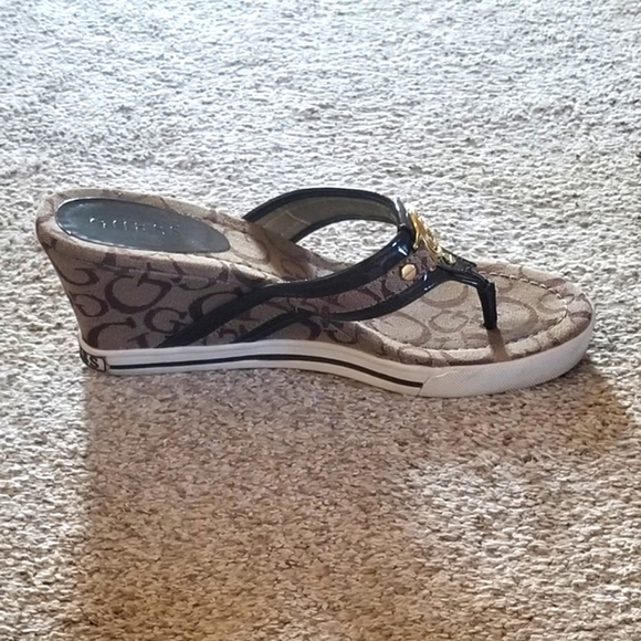 Guess Shoes - Picture 5 of 7